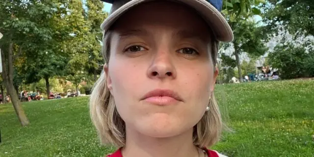 Découvrez 12 photos de Sarah-Jeanne Labrosse et sa famille de 5 depuis la naissance de son troisième enfant sarah jeanne labrosse