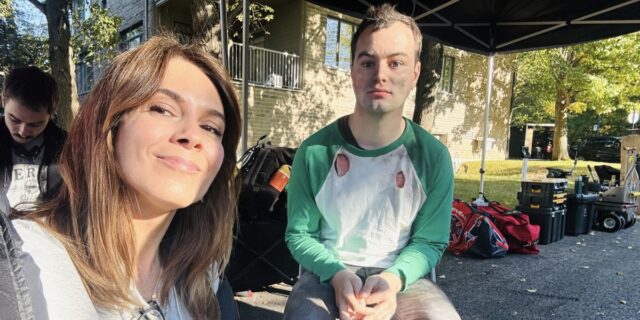 Julie Perreault partage une photo du plateau de STAT avec une comédienne connue