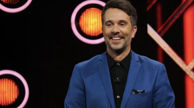 Alexandre Barrette montre le résultat après un ennui de santé