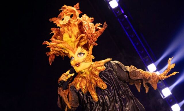 Cette actrice bien connue craque complètement durant son passage à Chanteurs masqués