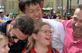 Joël Legendre publie toutes les photos de son voyage loin du Québec avec ses enfants