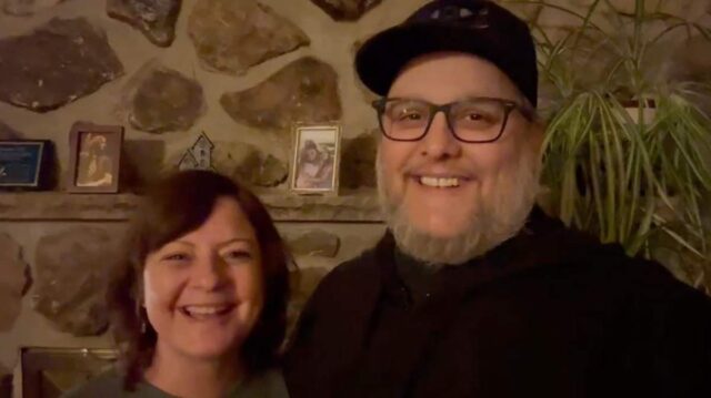 Marie-Annick Lépine envoie un message à son chum Karl Tremblay pour ses 49 ans