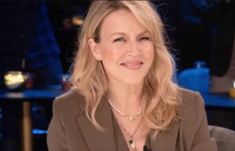 Julie Bélanger annonce qu’elle quitte son émission Ça finit bien la semaine