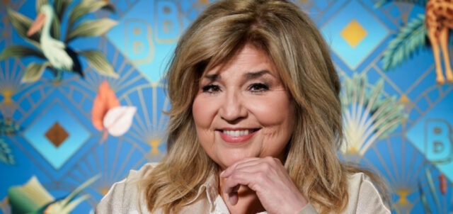 La performance de chant de Marie-Claude Barrette à Bonsoir Bonsoir fait réagir partout au Québec Marie-claude barrette bonsoir bonsoir