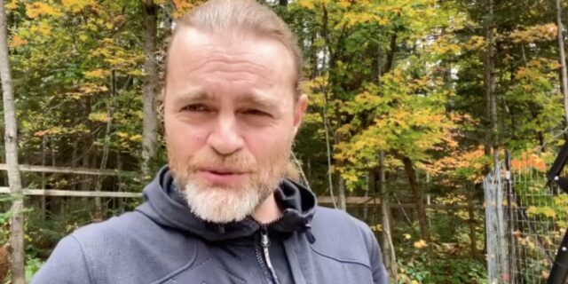 Boom Desjardins annonce qu’il sera grand-père à 53 ans