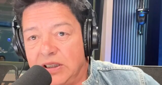 Une animatrice coupe Éric Lapointe sans arrêt dans son entrevue et ça fait réagir eric lapointe entrevue marie-louise arseneault