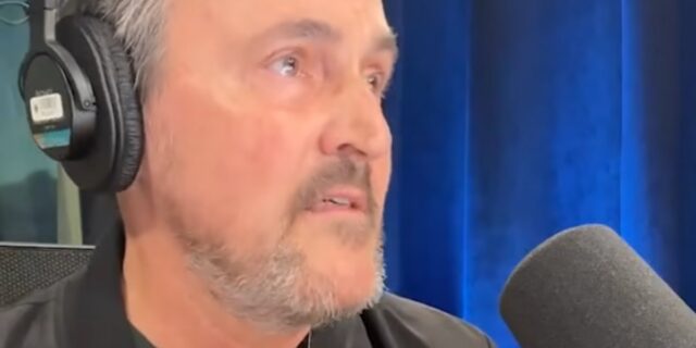 Guy A. Lepage insulte publiquement un autre animateur du Québec après son renvoi