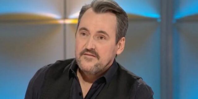 Guy A. Lepage annonce le coanimateur et tous les invités pour la première de la saison de TLMEP