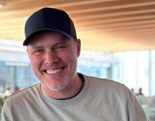 La police débarque et interrompt Jean-François Breau en pleine entrevue jean francois breau portrait