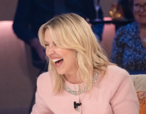 Julie Bélanger sort et se confie avant son dernier épisode de Ça finit bien la semaine Julie Bélanger