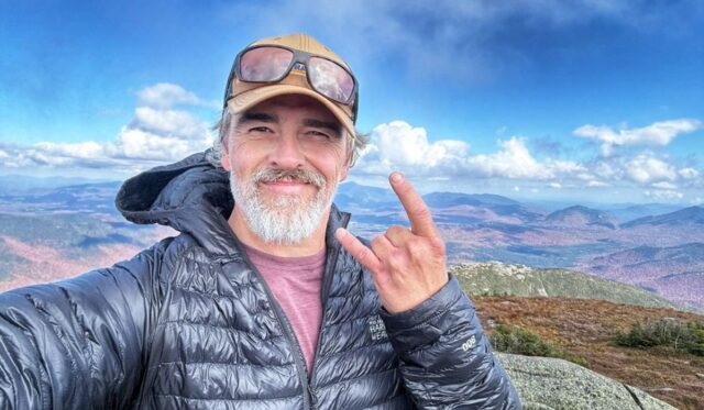 Un comédien d’Indéfendable retrouve sa mère biologique et revient sur leur rencontre patrice godin montagne