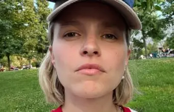 Découvrez 12 photos de Sarah-Jeanne Labrosse et sa famille de 5 depuis la naissance de son troisième enfant sarah jeanne labrosse