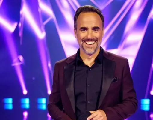 Une première photo est dévoilée pour la prochaine saison de Chanteurs Masqués sebastien benoit