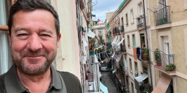 Dany Turcotte passe chez le coiffeur et montre le résultat