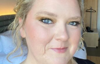 Debbie Lynch-White conclut son année 2025 et publie une rare série de photos Debbie Lynch-White photo profil maquillée