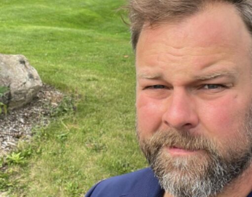 Après sa rupture, Guillaume Latendresse annonce qu’il a une nouvelle blonde
