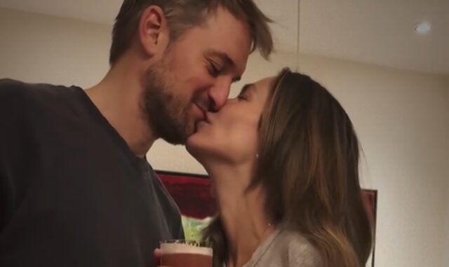 Maripier Morin sort et dévoile le premier cadeau de Noël que son chum lui a offert et c’est quelque chose