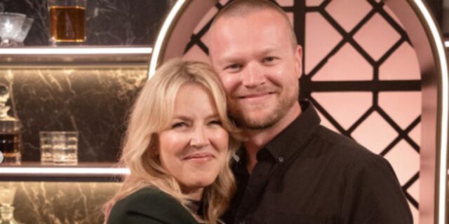 Julie Bélanger sort et présente son frère qui est aussi dans le showbiz