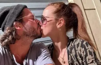 Karine Vanasse partage de rares images avec son chum connu