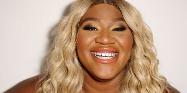 Mélissa Bédard partage deux nouveaux looks en robe mélissa bédard sourire