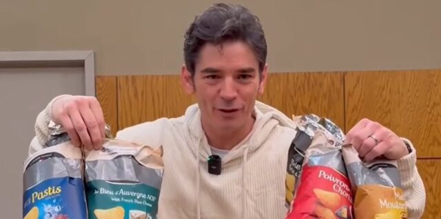 Sébastien Delorme sort et publie une nouvelle vidéo faite par sa blonde sébastien delorme dégustation chips