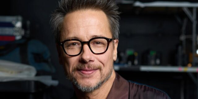 Stéphane Rousseau est pris d’un fou rire à la télévision et voici pourquoi stephane rousseau portrait