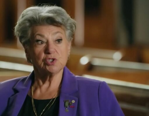 Ginette Reno fait une rare prestation de chant à 80 ans et les commentaires sont nombreux