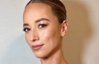 Le look de Karine Vanasse à son émission fait réagir pour une raison précise
