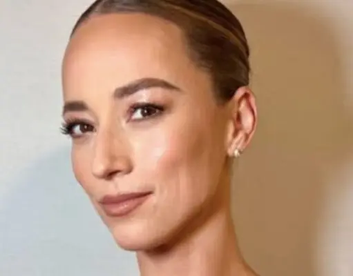 Le look de Karine Vanasse à son émission fait réagir pour une raison précise