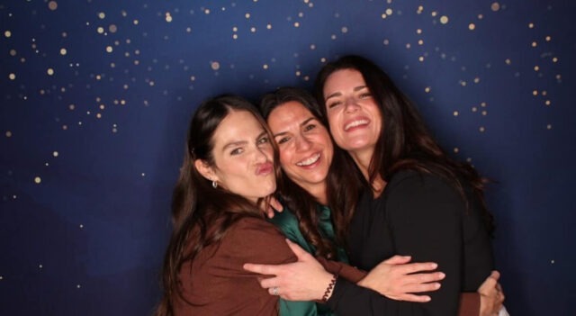 Maripier Morin partage toutes les photos de son party de Noël avec Marie-Ève Janvier maripier-morin-marie-eve-janvier-party-noel