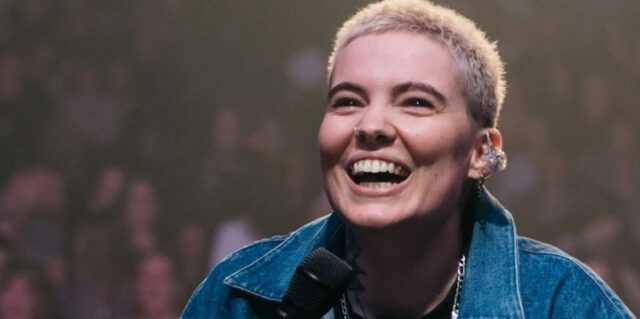 Roxane Bruneau présente le nouveau membre de sa famille roxane bruneau spectacle