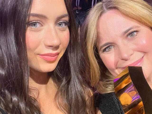 Julie Snyder montre les images de ses vacances au Québec Romy-peladeau-snyder-et-julie-snyder-2024