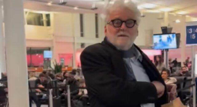 Gilbert Rozon se fait envoyer promener par une personnalité connue à l’aéroport