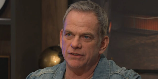 Les mises en danger des garçons à Star Académie font réagir garou bureau star academie