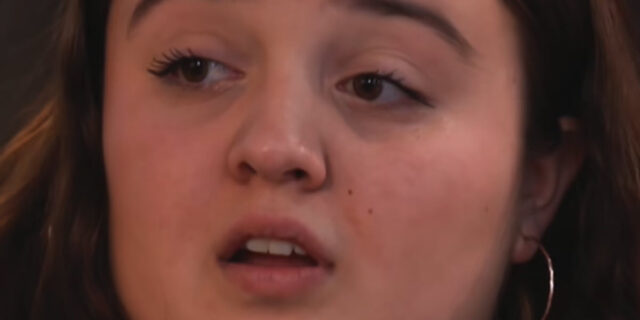 Laurence fond en larmes pendant sa pratique avec Véronic Dicaire à Star Académie laurence star académie