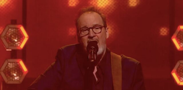 Le chanteur Paul Piché fait sensation avec son numéro pour En direct de l’univers