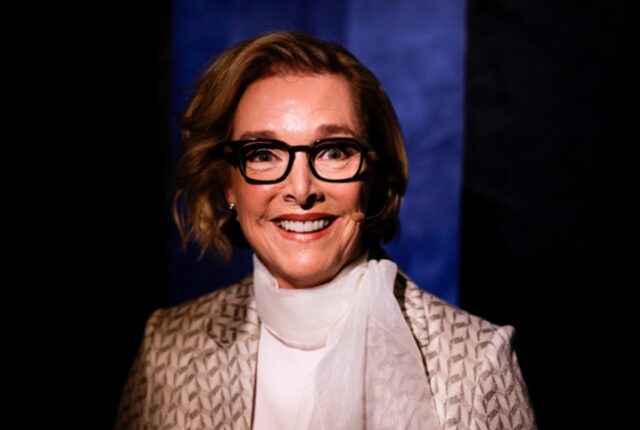 L’identité de la blonde de Sophie Thibault est dévoilée et elle est connue