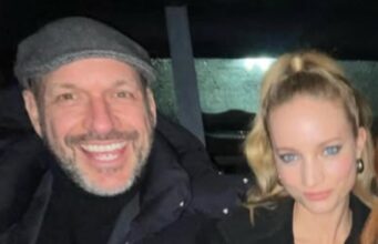 Martin Matte et Laurence Leboeuf prennent la pose ensemble pour Noël