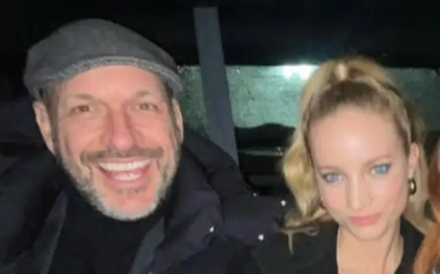 Martin Matte et Laurence Leboeuf prennent la pose ensemble pour Noël