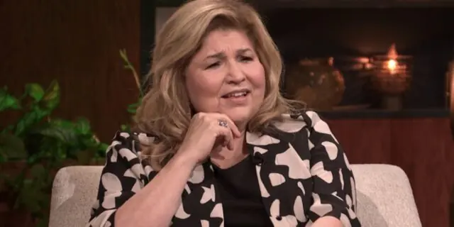 Marie-Claude Barrette défile sur le tapis rouge et montre son look