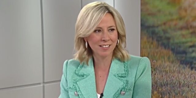 Eve-Marie Lortie fait une sortie publique et montre sa magnifique robe