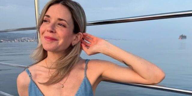Sabrina Cournoyer attire les regards avec son look léopard au festival
