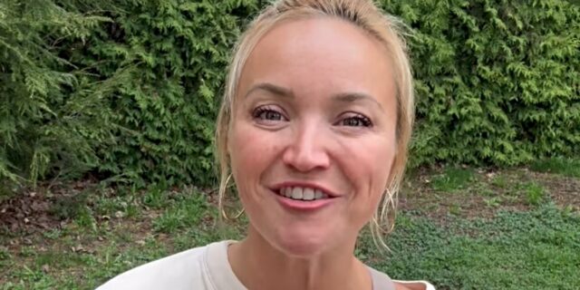 Julie Ringuette montre ses nouveaux cheveux pour l’été et c’est quelque chose