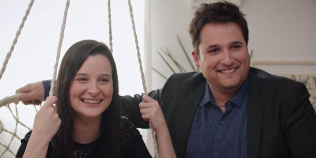 Rosalie Taillefer-Simard montre son changement d’appareil auditif et c’est quelque chose