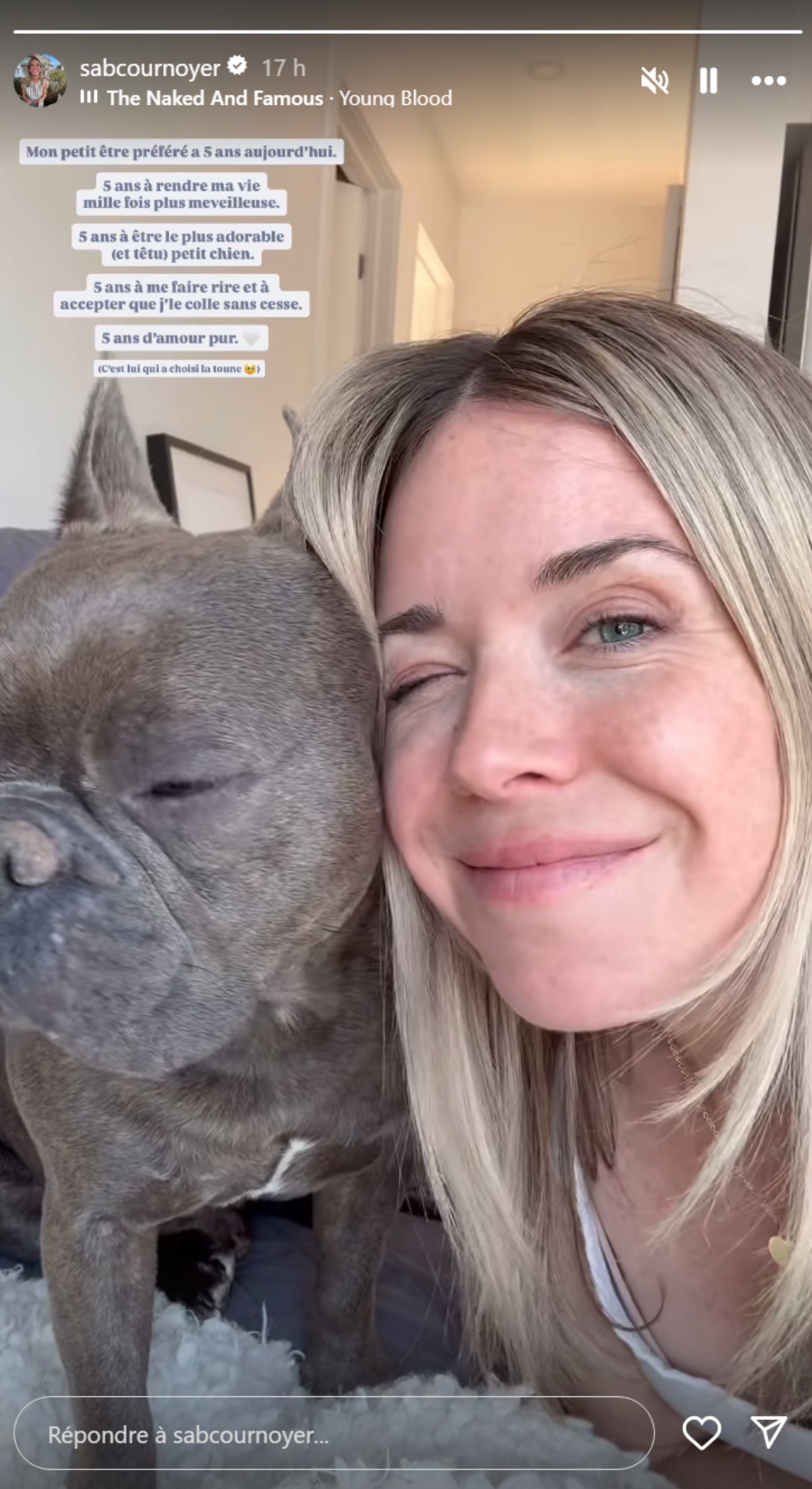 Sabrina Cournoyer-chien-calin-sourire