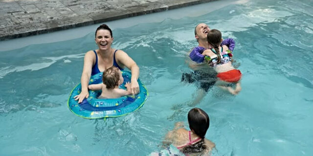 Marie-Eve Janvier pose en maillot de bain et c’est quelque chose