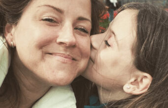 Marie-Élaine Thibert partage une rare photo avec sa fille