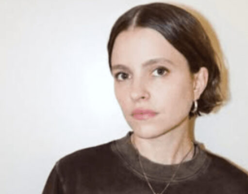 Sarah-Jeanne Labrosse sort et fait une déclaration sur son émission