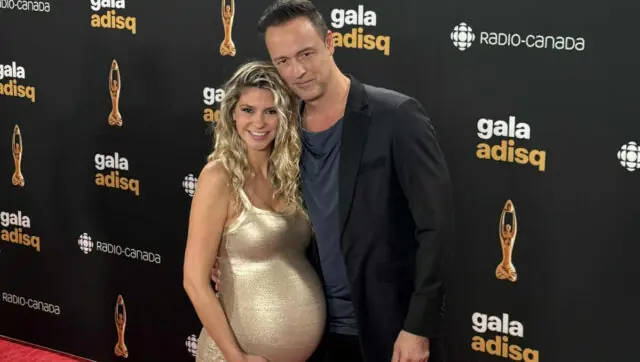 Étienne Drapeau et sa blonde enceinte de plusieurs mois passent sur le tapis rouge de l’ADISQ