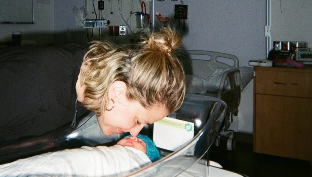 Sarah-Jeanne-Labrosse-accouchement